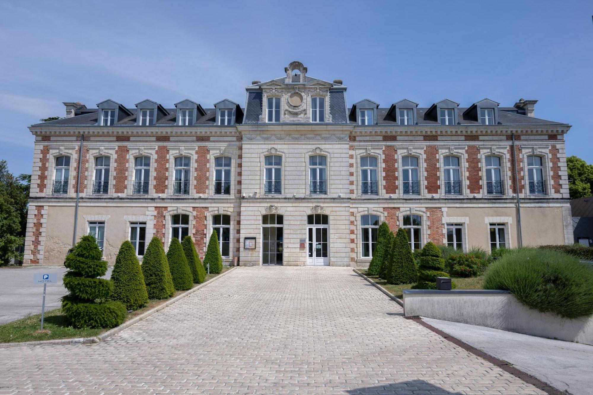Hotel Et Spa Du Chateau 拉古德 外观 照片