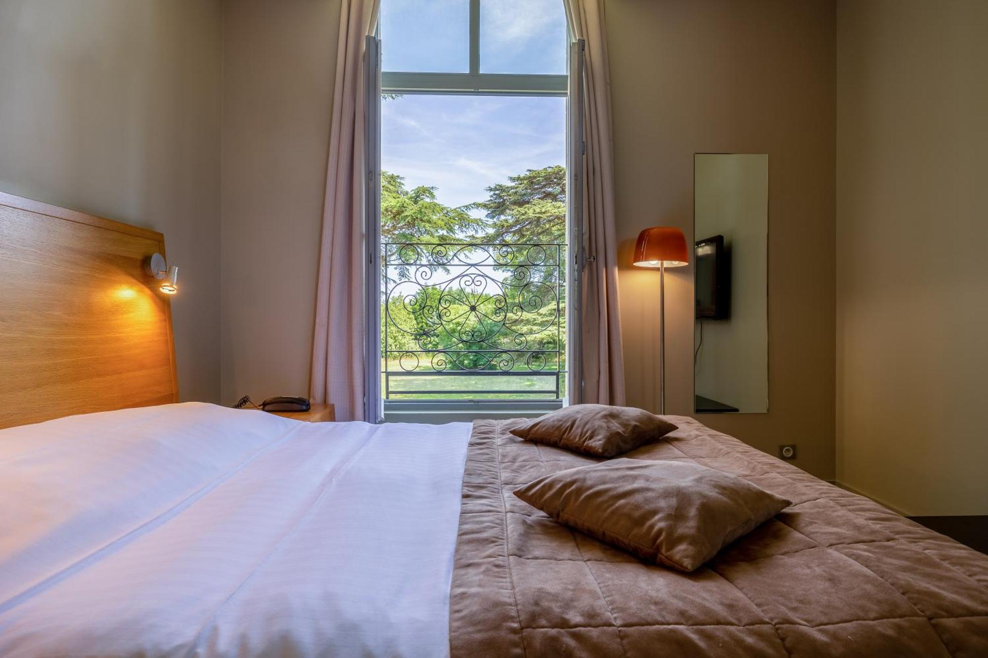 Hotel Et Spa Du Chateau 拉古德 外观 照片