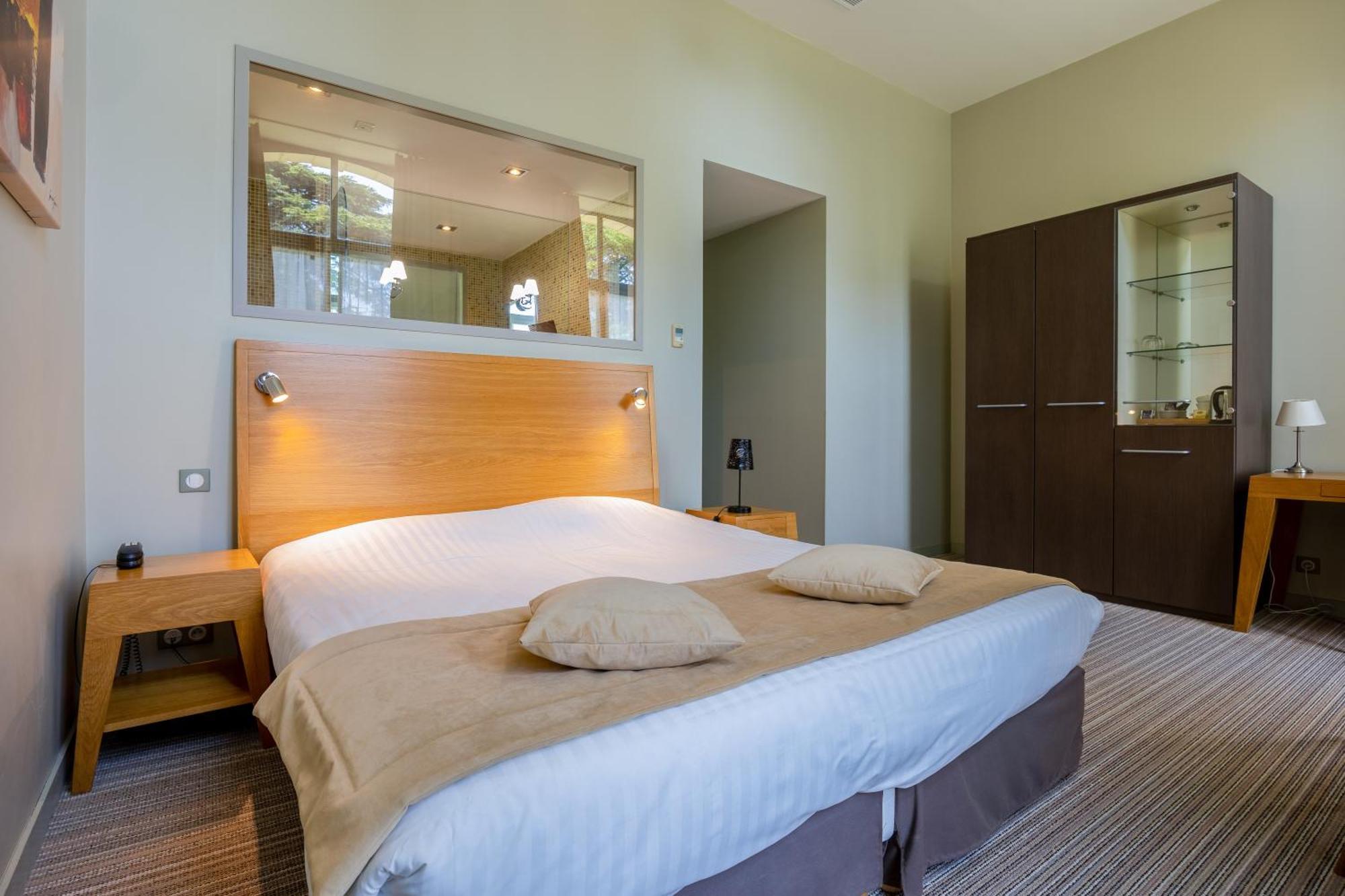 Hotel Et Spa Du Chateau 拉古德 客房 照片