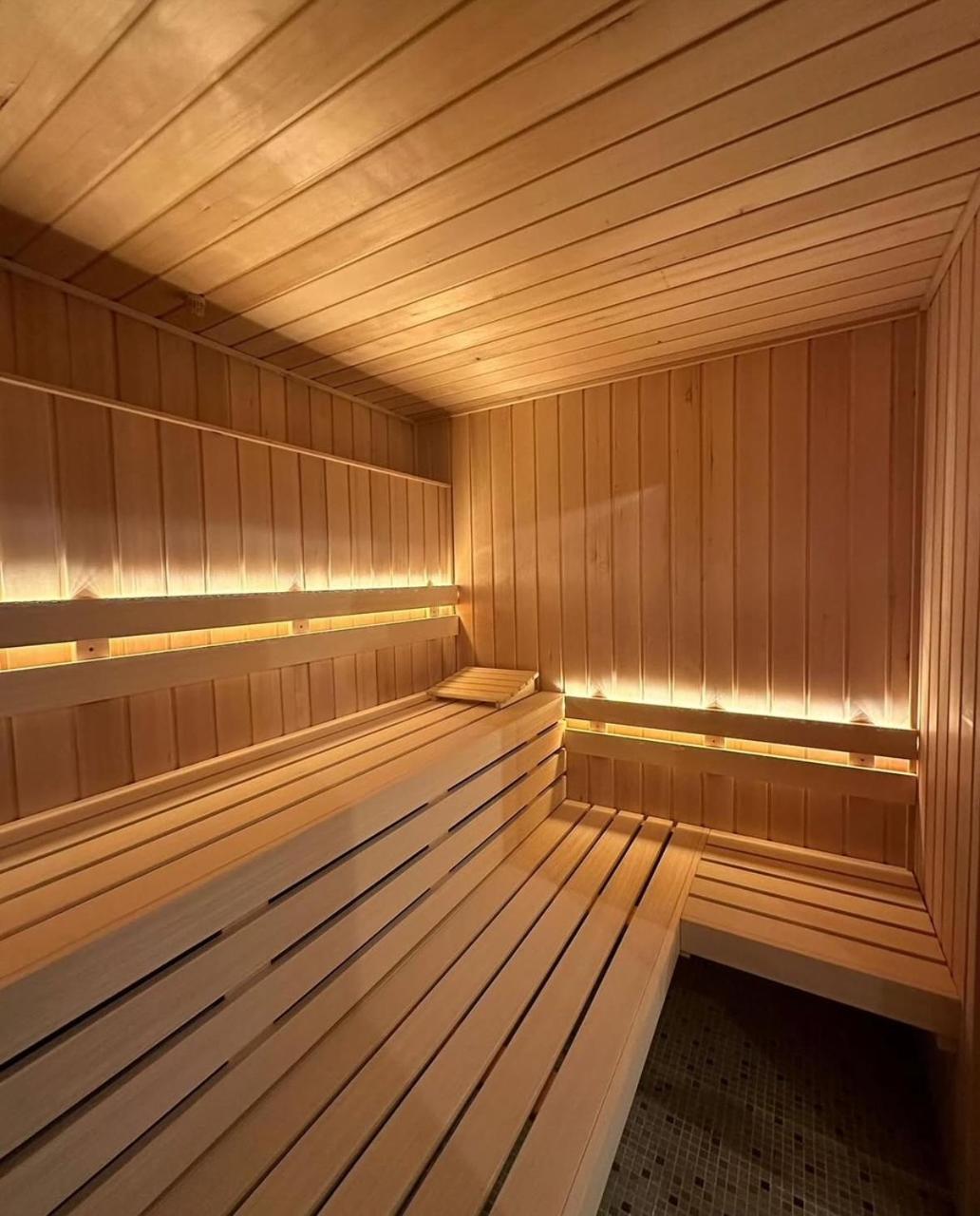 Hotel Et Spa Du Chateau 拉古德 外观 照片